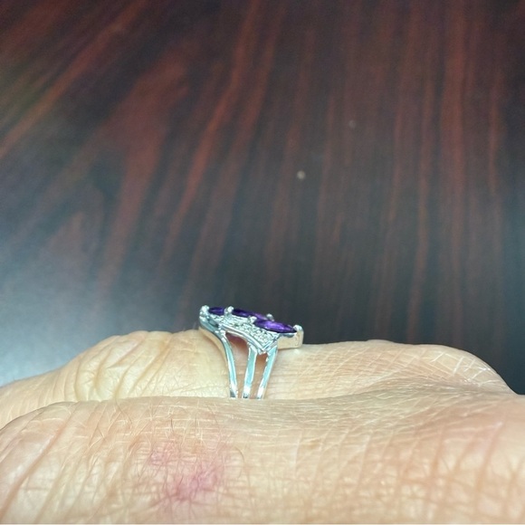 Avon Sterling Silver Diamond accent Ring with genuine stones size 6 NIB vintage - Picture 2 of 7